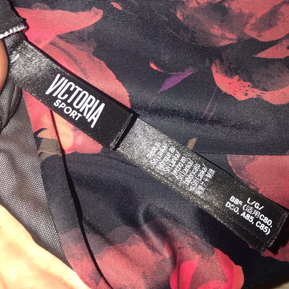 🤍Victoria SPORT Sports Bra - Picture 4 of 4